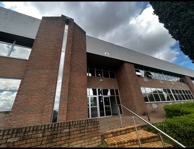 245M² OFFICE TO LET IN HALFWAY HOUSE